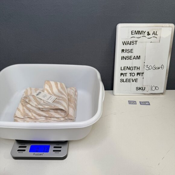 Chicos Tiger Print Knit Hat and Wrap Scarf Set One Size Cream Tan Soft Animal - Picture 7 of 9